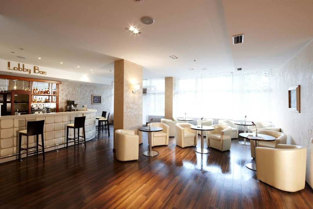 Лобби бар Hotel ForRestMix Club
