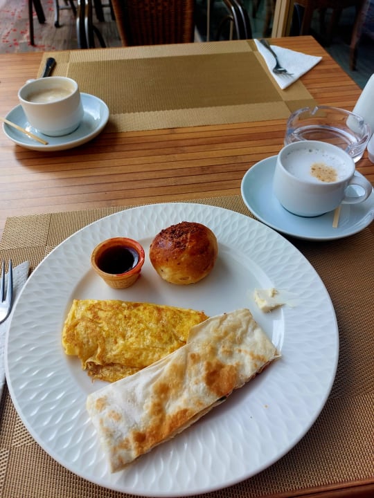 Gastro Side Village Hotel