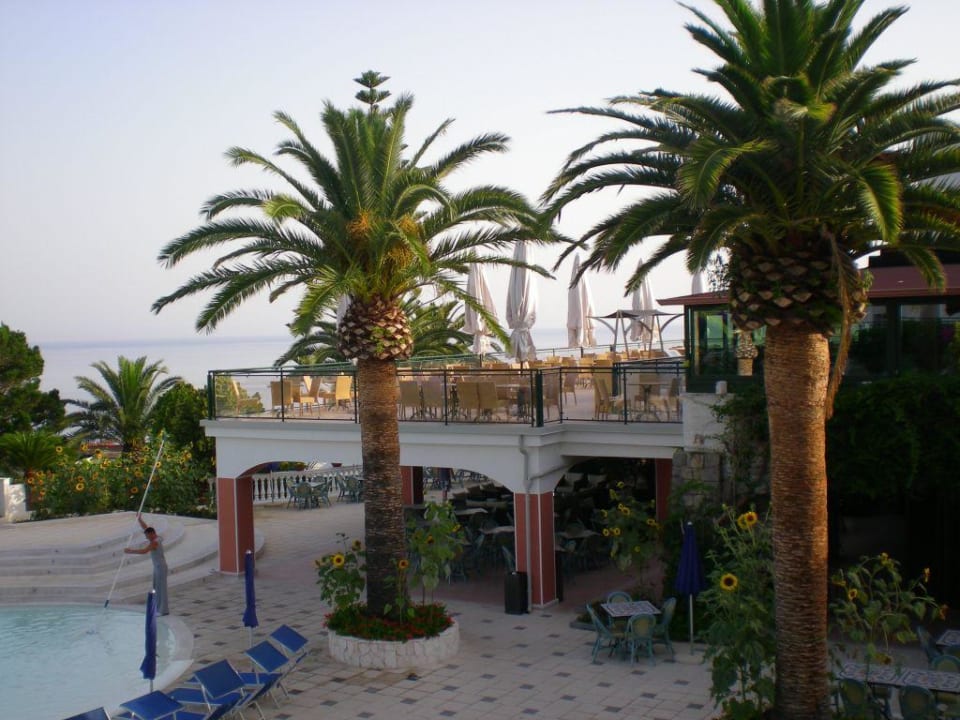 Aussenbereich Hauptrestaurant Aldiana Club Rocca Nettuno Calabria