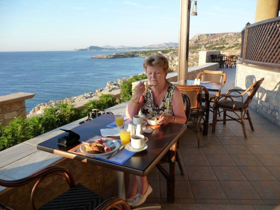 A l'heure du matin Hotel Kalithea Horizon Royal