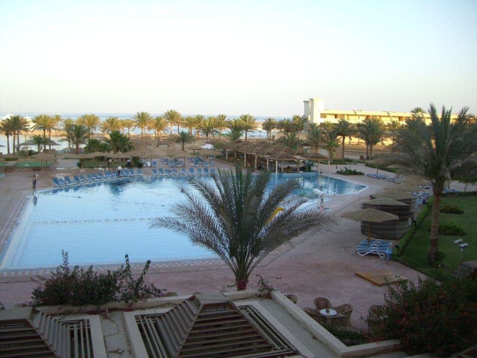 Poolblick vom Balkon... Continental Hotel Hurghada