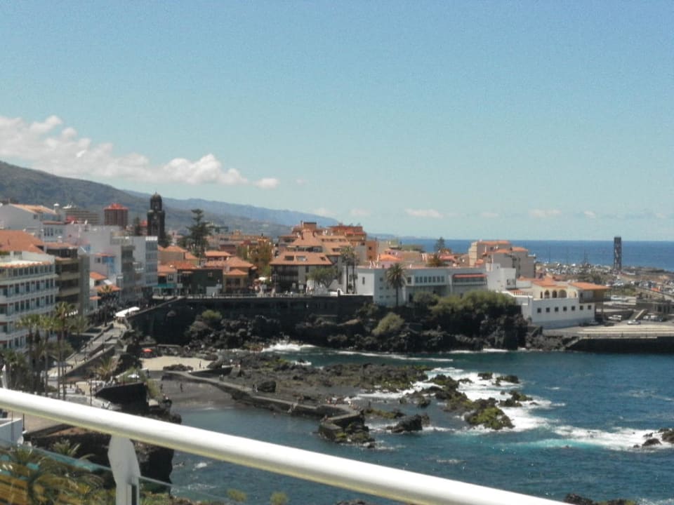Blick von der Dachterrasse auf den Hafen Hotel ValleMar
