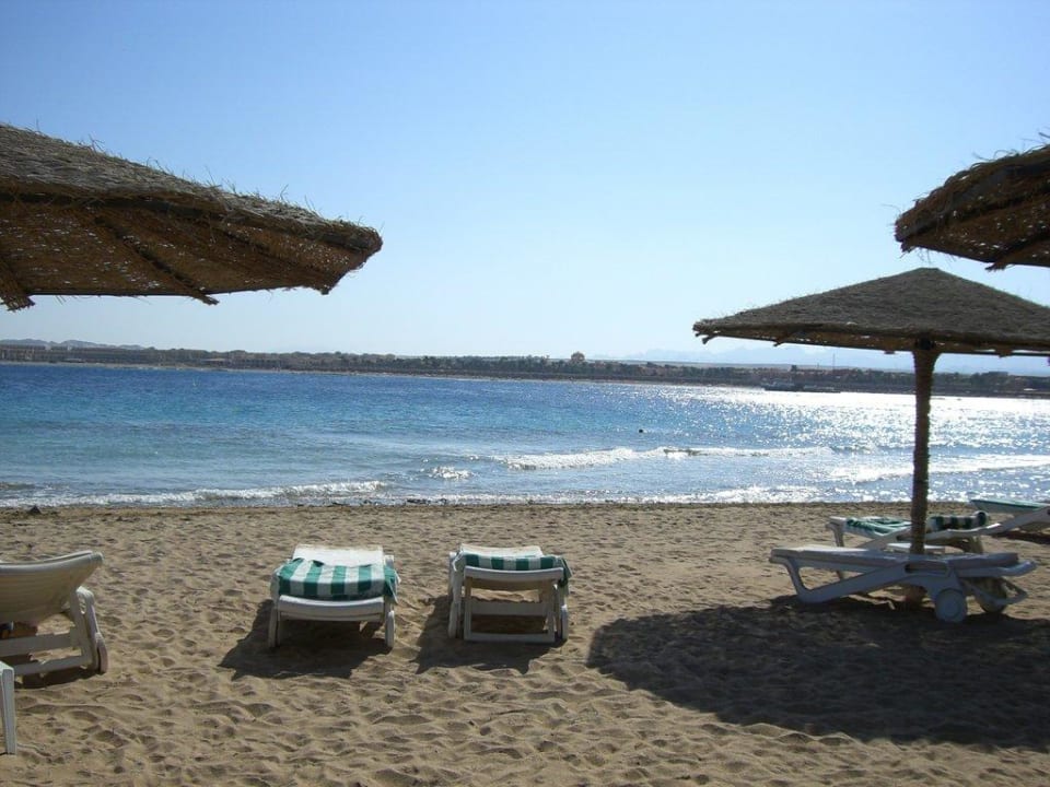 Strandbild Fort Arabesque Resort, Spa & Villas