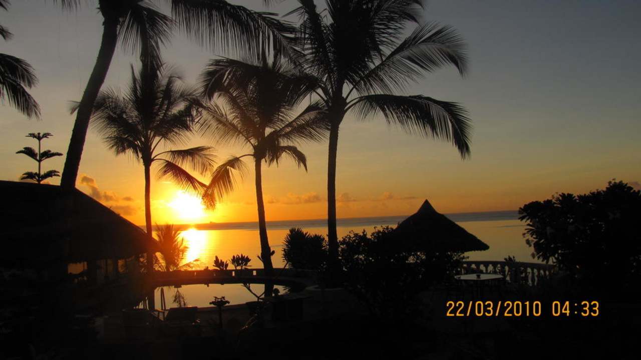 Sonnenaufgang am Indian Ocean Lions Bluff Safari Camp