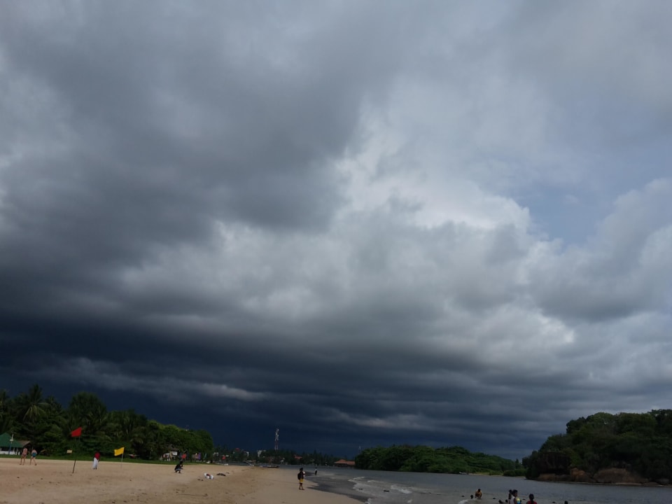 Gewitter im Anmarsch Occidental Eden Beruwala, a member of Barcelo Hotel Group