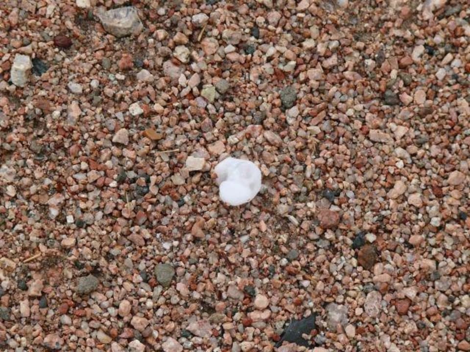 Gewitter mit Hagel 18.11.12 Happy Life Village