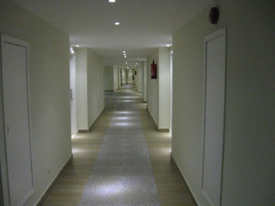 Flur zu den Zimmern Royal Star Beach Resort