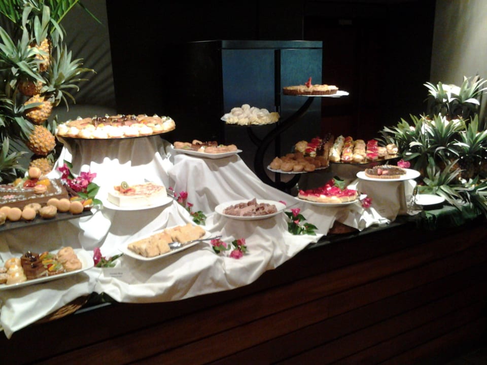 Kuchenbuffet Mauricia Beachcomber Resort & Spa