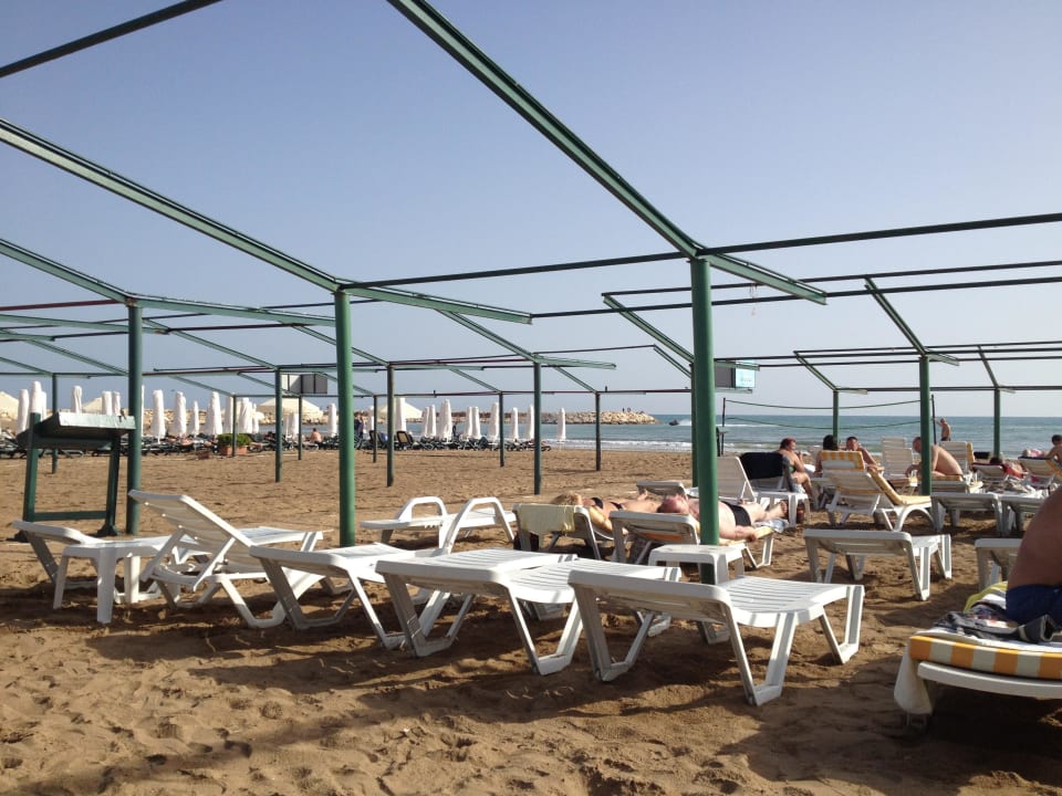 Hoteleigene Strandliegen inkl. Auflagen  Hotel Sultan of Side