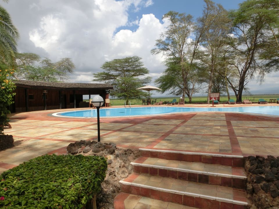 Pool Ol Tukai Lodge