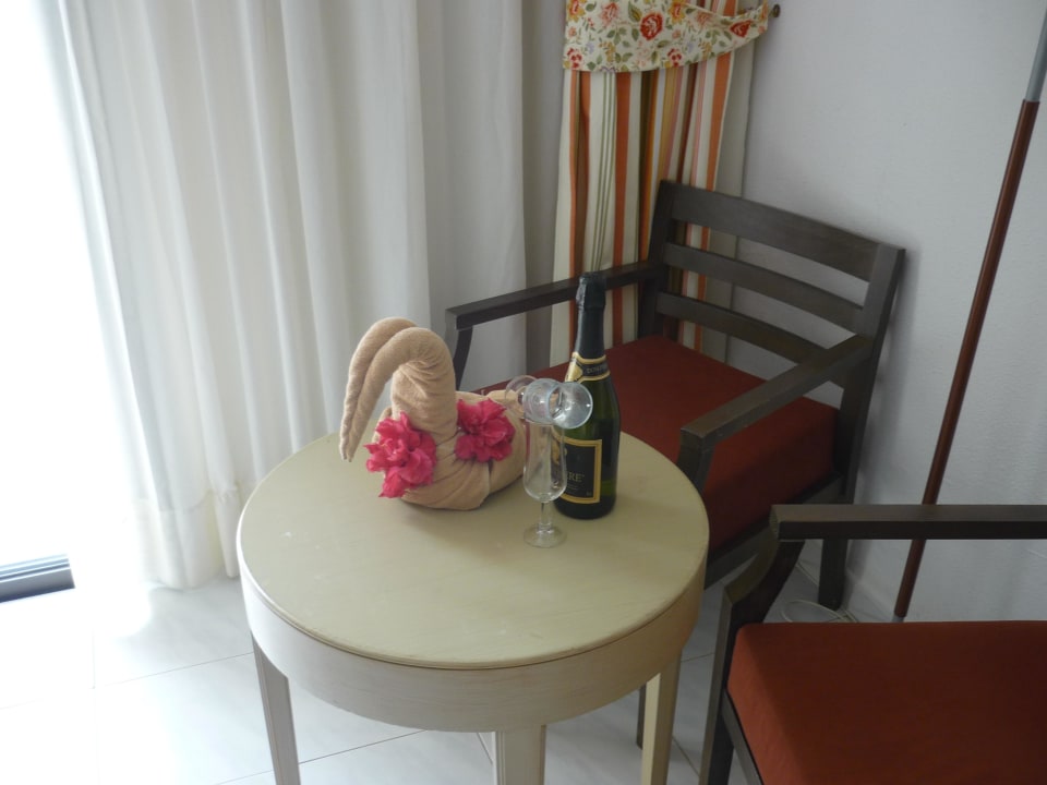 Nette Decko von der Putzfrau! SBH Hotel Taro Beach