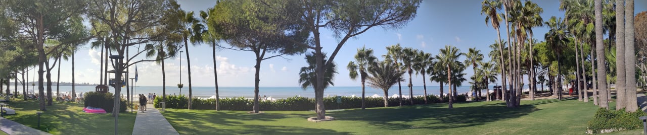 Ausblick Acanthus Cennet Barut Collection