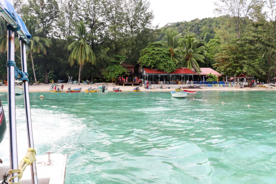 "The Reef" vom Wasser aus The Reef Chalets Perhentian