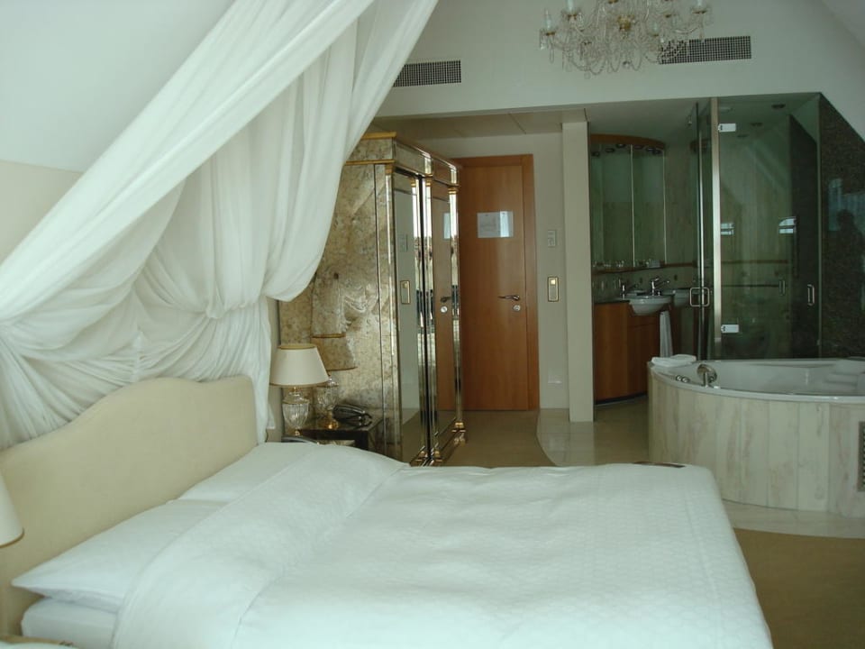 Designer Juniorsuite: Spiegel Hotel Seeburg