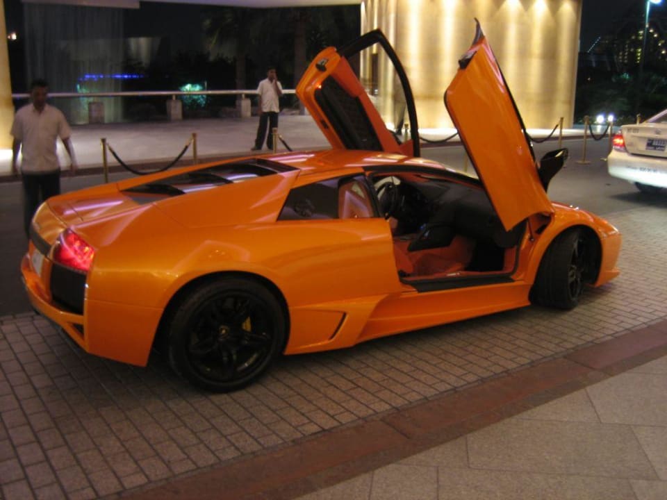 Hotelvorfahrt auch für Luxus Car's Grand Hyatt Dubai