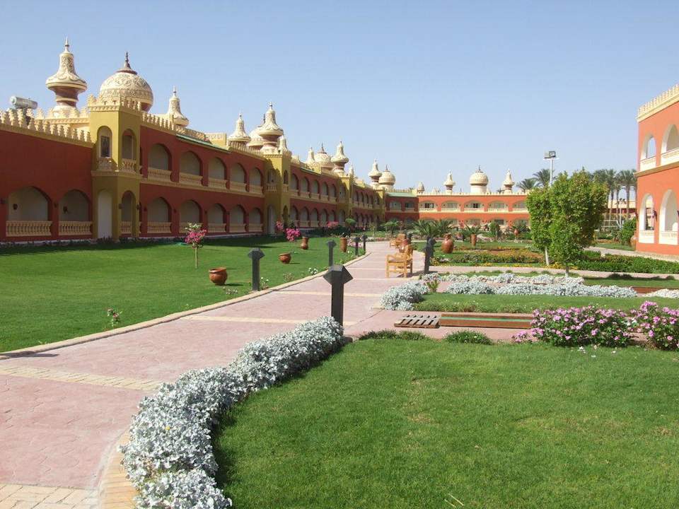 Ogród i mini golf Pickalbatros Alf Leila Wa Leila Resort - Neverland Hurghada