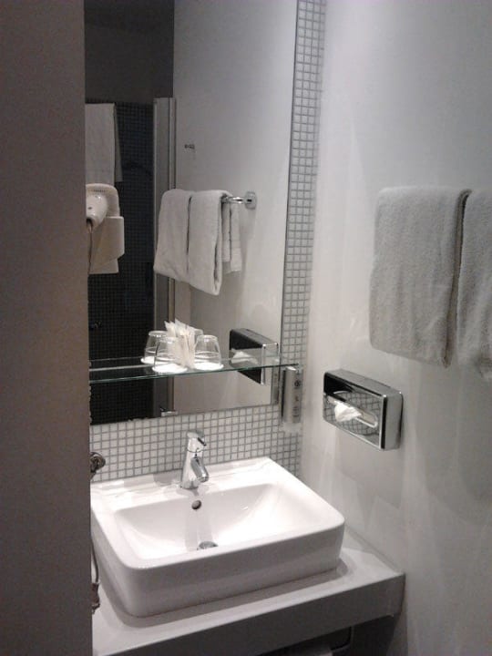 Alles etwas eng... kaum Ablagen Garner Hotel Berlin - Gendarmenmarkt