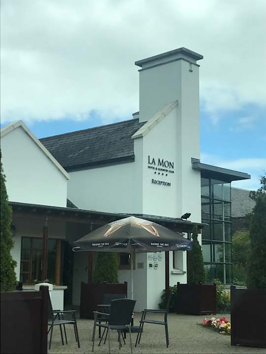 Außenansicht La Mon Hotel & Country Club