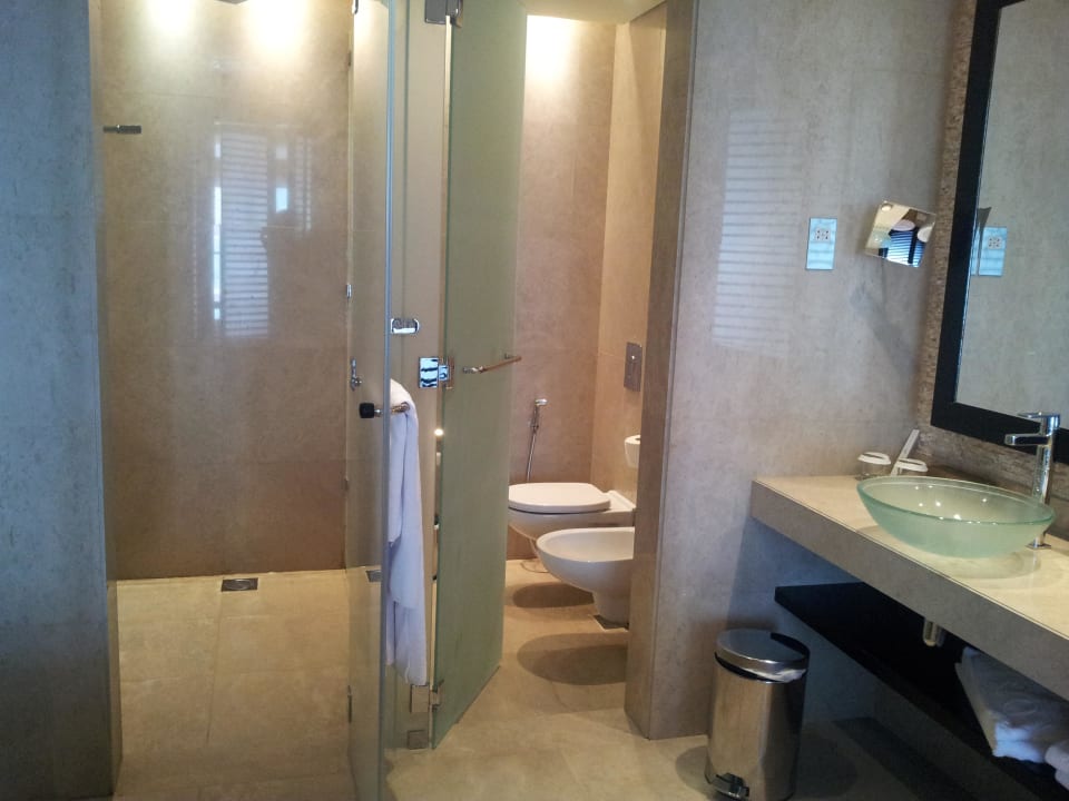 Dusche und WC Rixos The Palm Hotel & Suites
