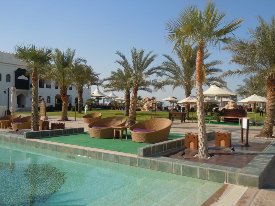 Am Pool Sharq Village & Spa, a Ritz-Carlton Hotel