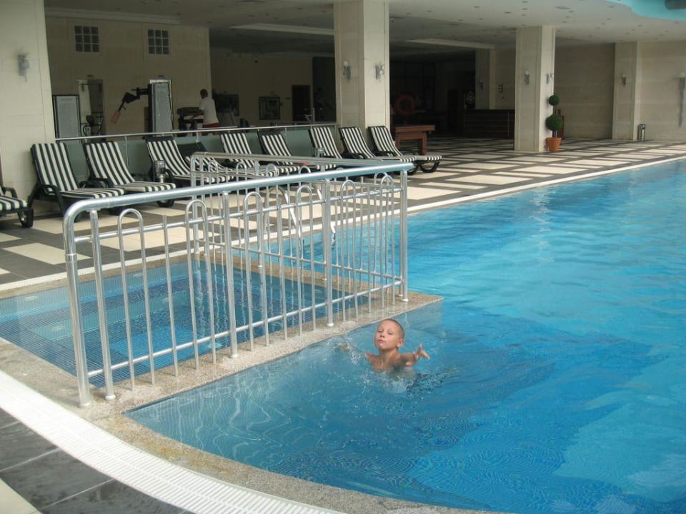 Der Indoor Pool Hane Family Resort