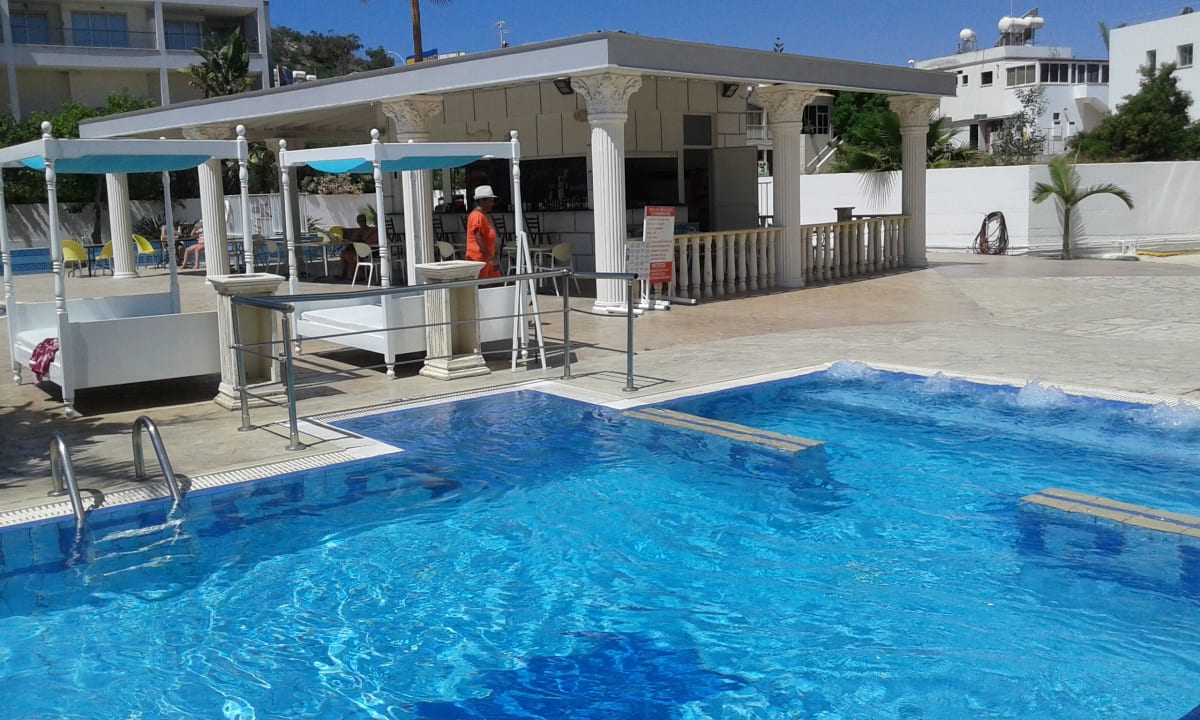 Pool Crystal Springs Beach Hotel