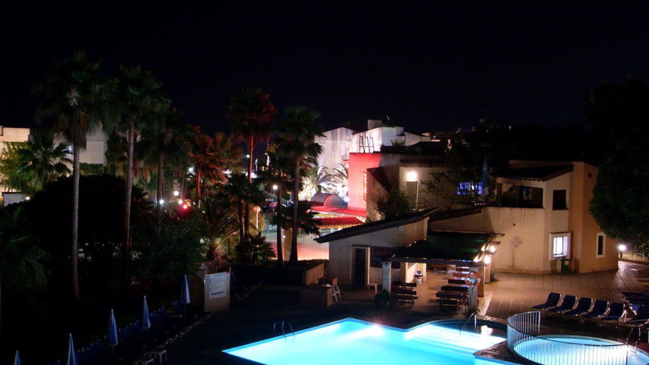 Pool bei Nacht Hipotels Mediterraneo Club