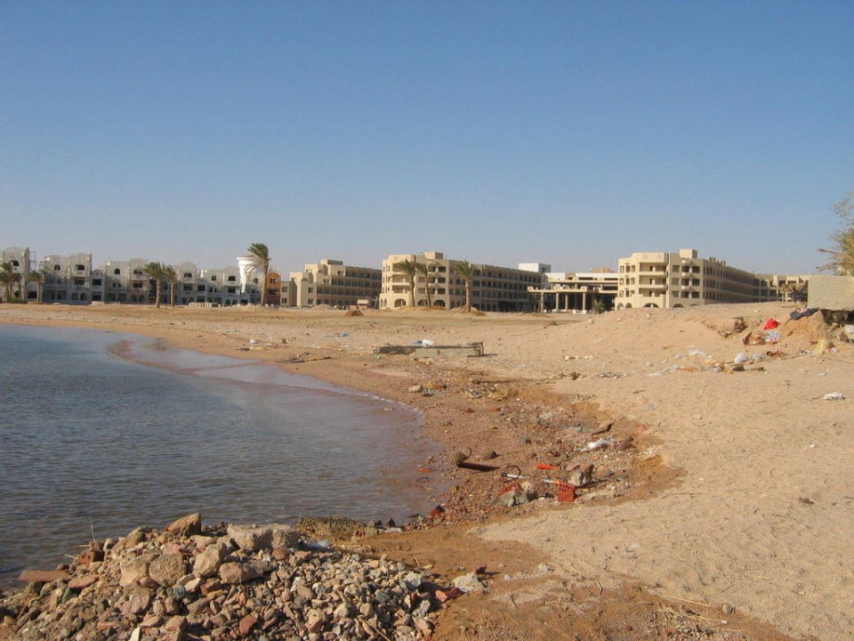 Nachbarstrand (noch ungenutzt) Pickalbatros Palace Resort