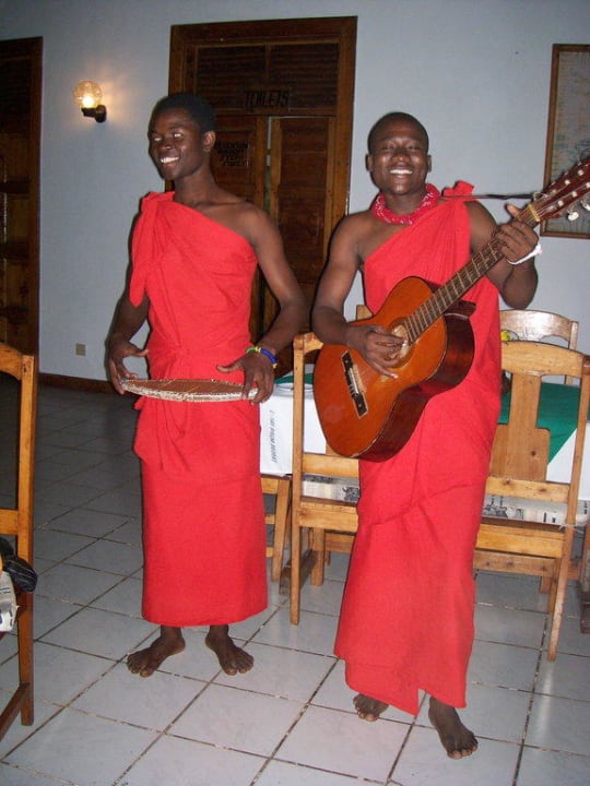 Plastik-Massai Hotel Diani Palm Resort