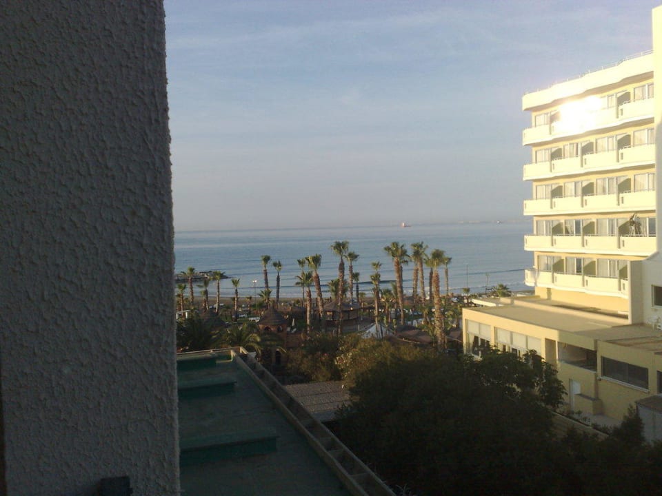 Seitlicher Ausblick zum Strand Sandy Beach