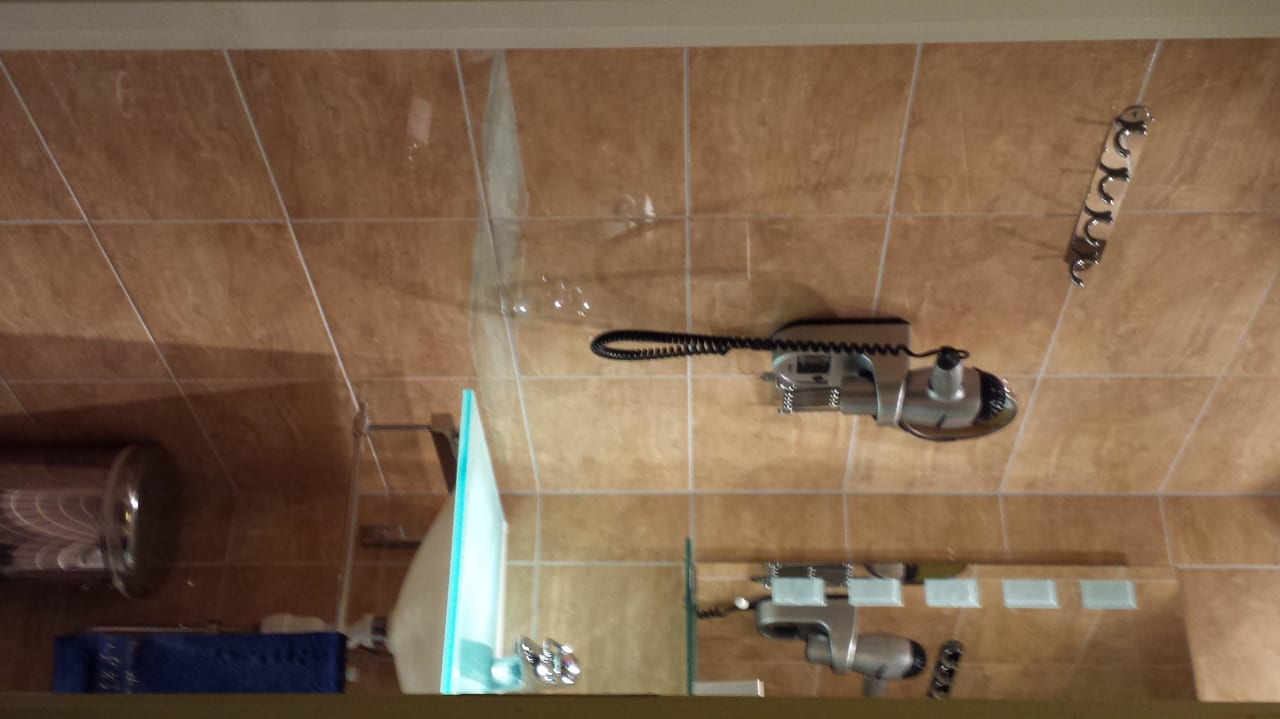 Schön sieht das Bad aus Best Western Hotel Bentleys