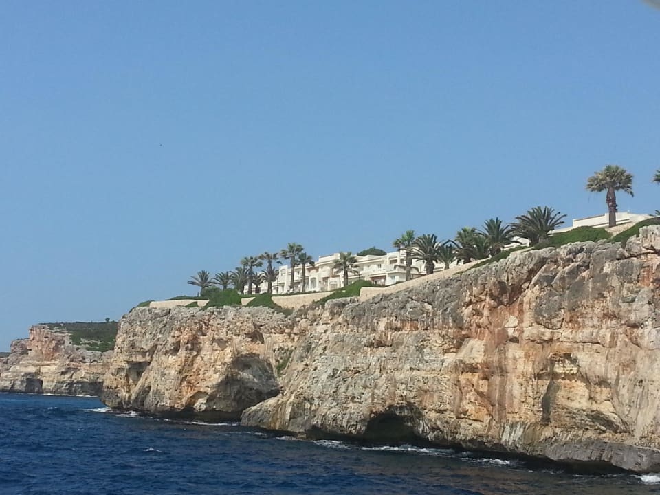 Hotelanlage vom Meer aus gesehen blau punta reina