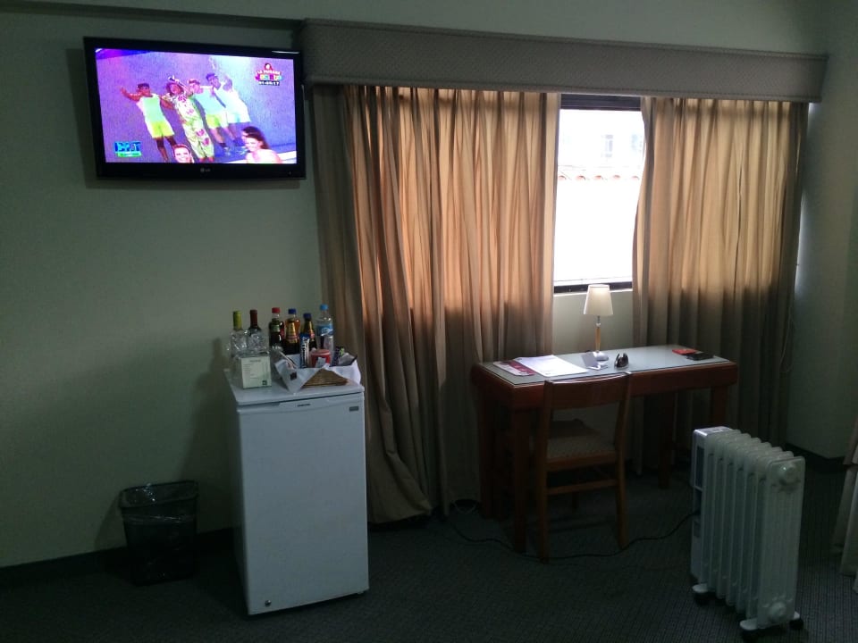 Heizung, Minibar und Schreibtisch Gran Hotel Continental