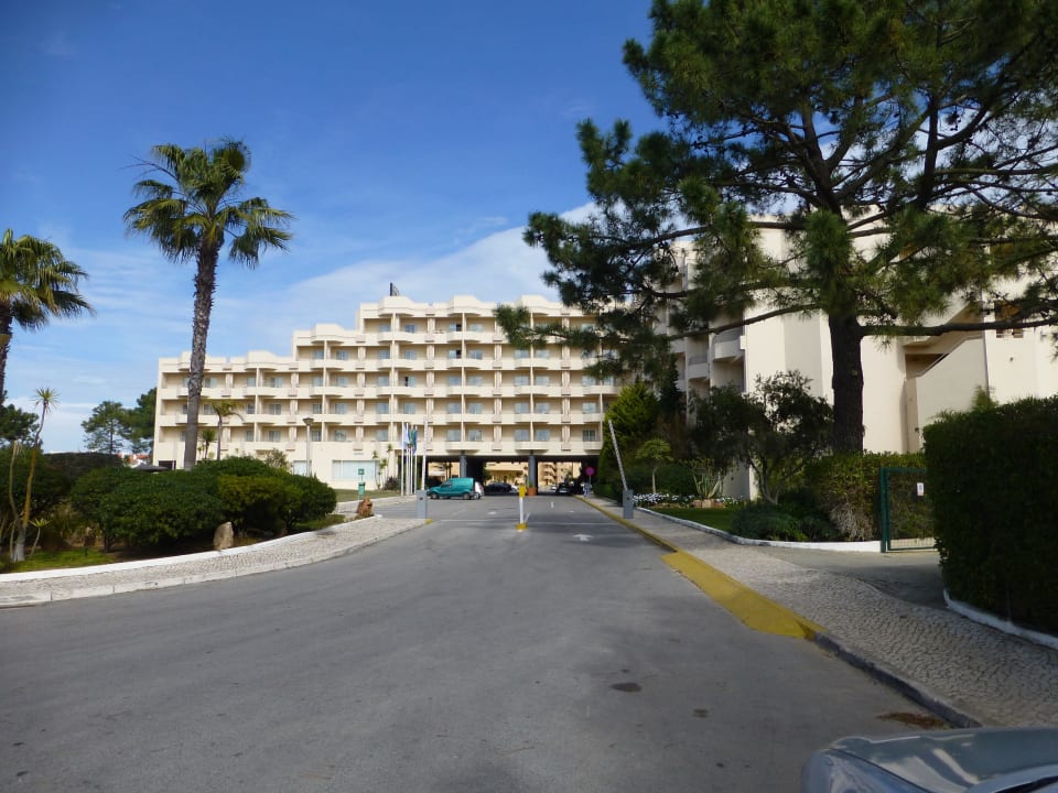 Hoteleinfahrt PortoBay Falésia