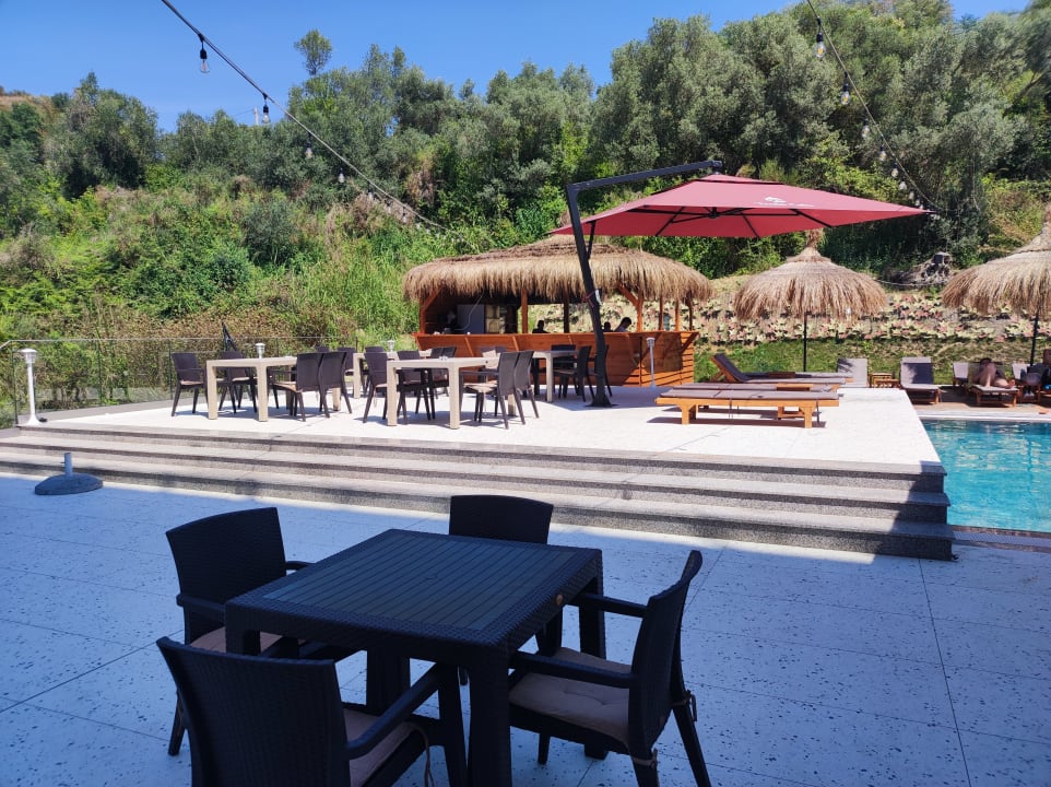 Pool Padel Olivia's Hill Resort