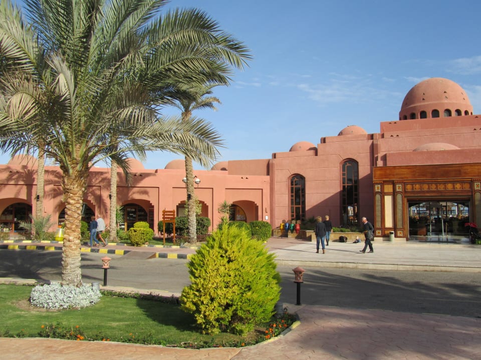 Voorkant hotel Swisstouch Oriental Resort Marsa Alam