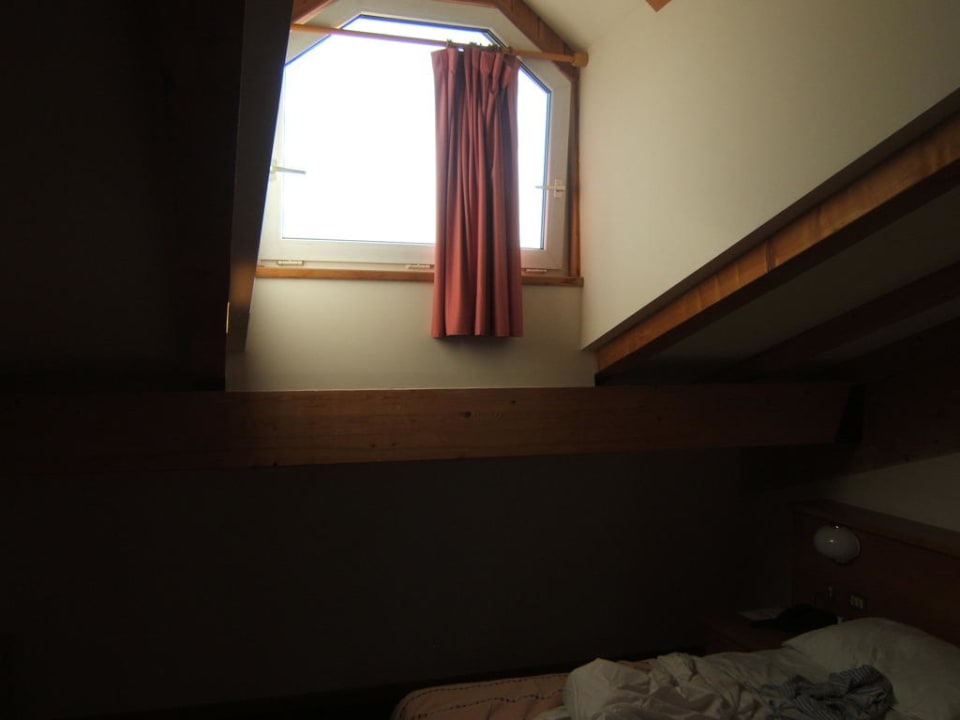 Fenster mit Blick auf Himmel Hotel Fai