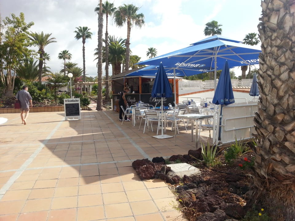 Poolbar.  Bungalows Las Vegas Golf