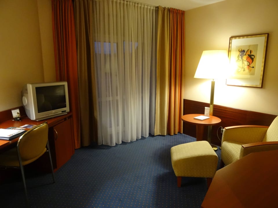 Wohnbereich im Einzelzimmer Maritim Hotel Würzburg