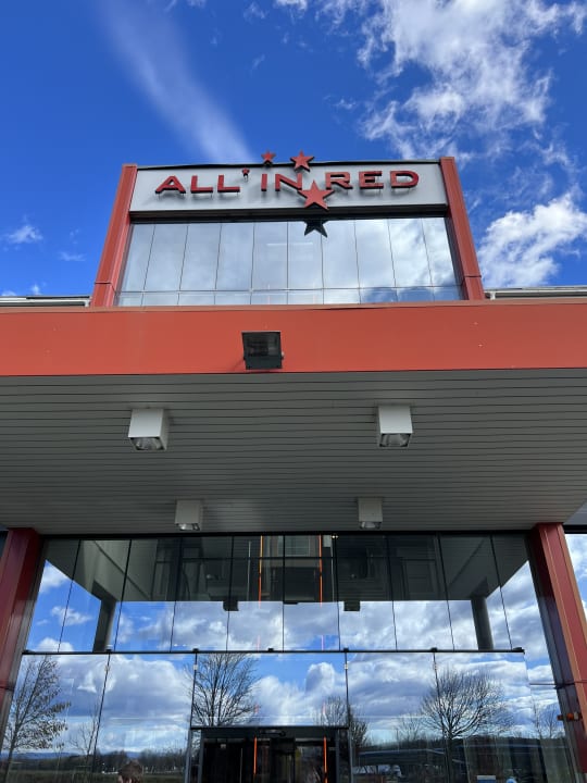 Außenansicht All In Red Thermenhotel