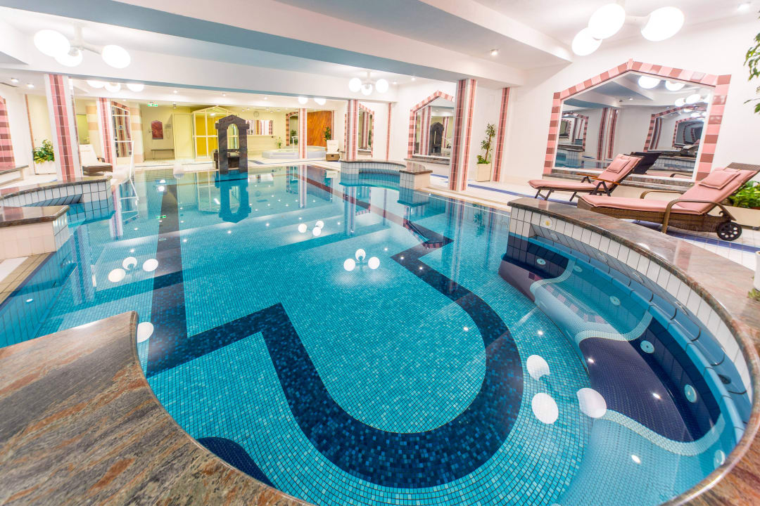 Schwimmbad Vitalhotel Sonneck