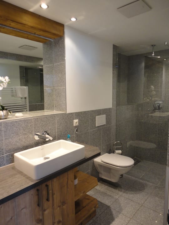 Zimmer Alpenresidenz Tirolia