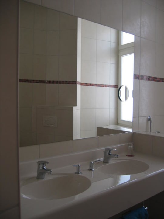 Doppelwaschtisch Hotel Goldene Rose