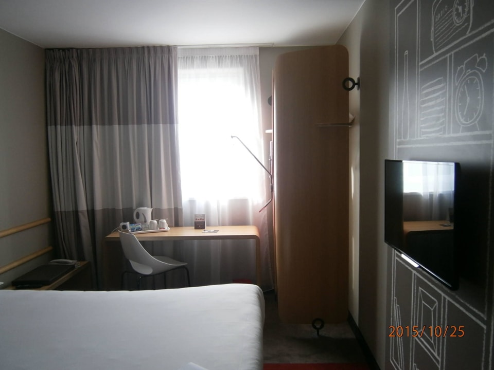 Room view ibis London Docklands Canary Wharf