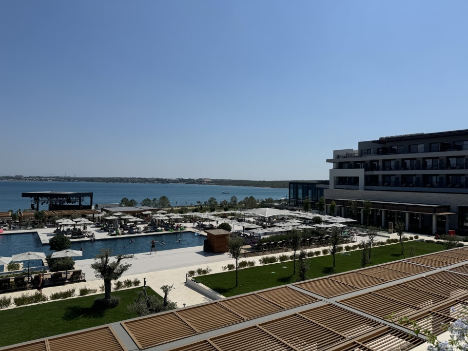 Pool Anda Barut Collection