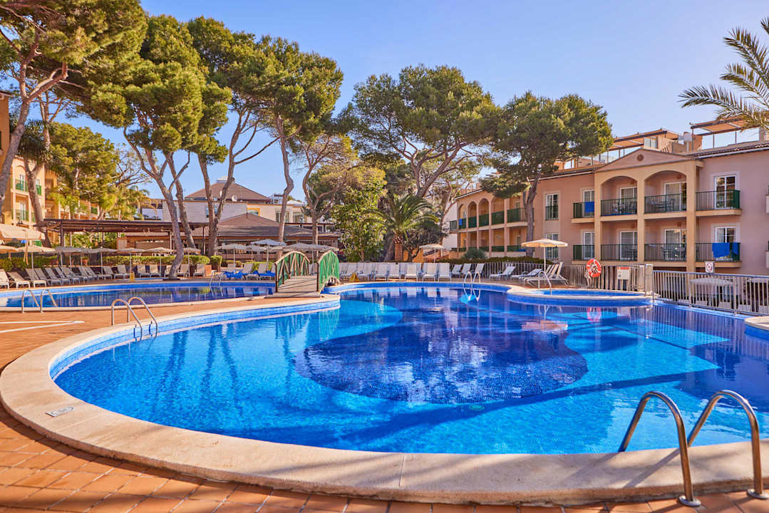 Pool Zafiro Cala Mesquida