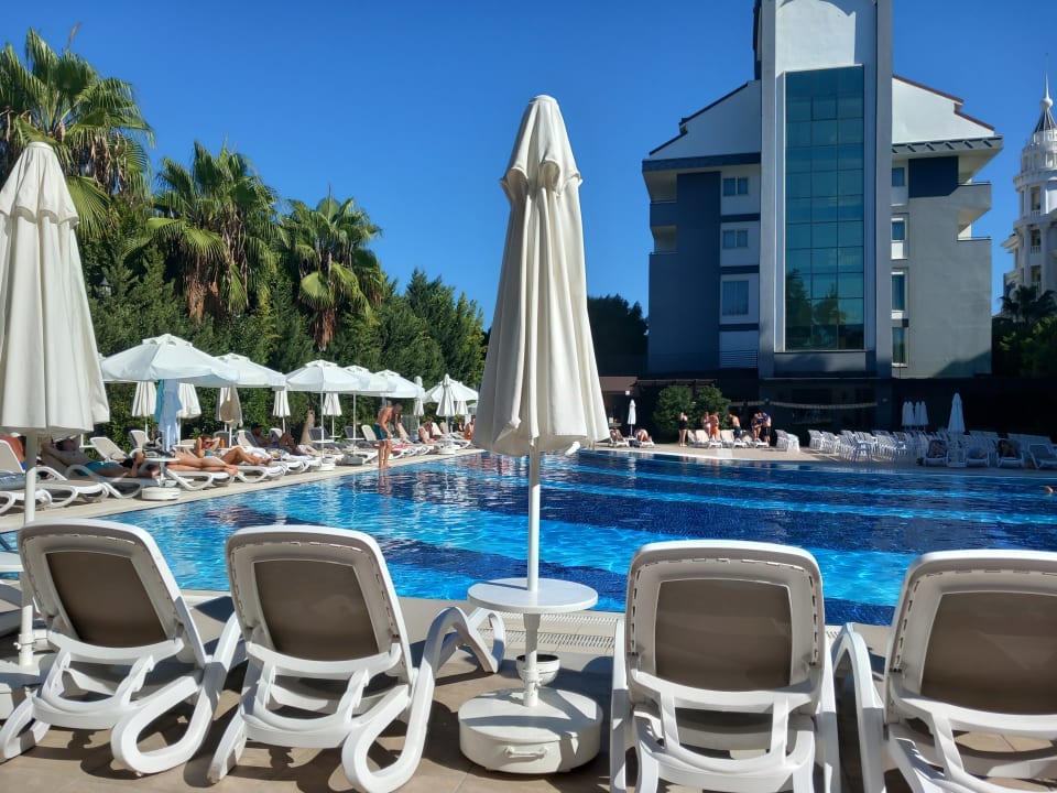 Pool Well Palace Side