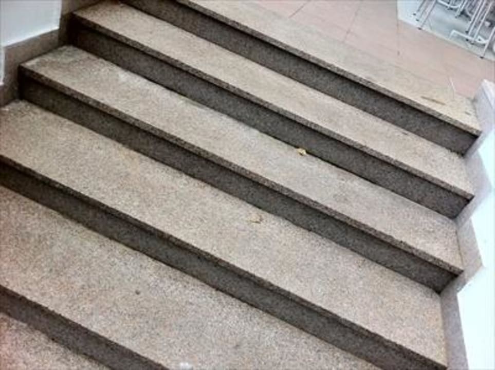 Treppen am Aussenpool Hotel Excelsior - Liburnia