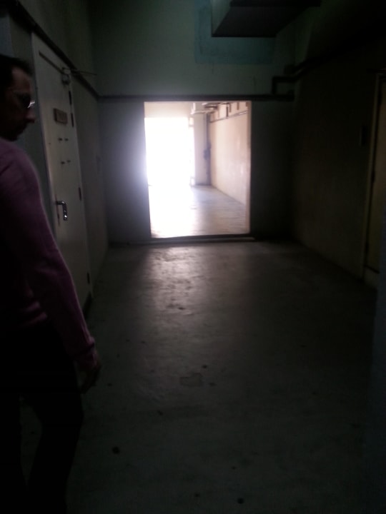 Eingang vom Walk aus  Ramada Hotel and Suites by Wyndham Dubai JBR