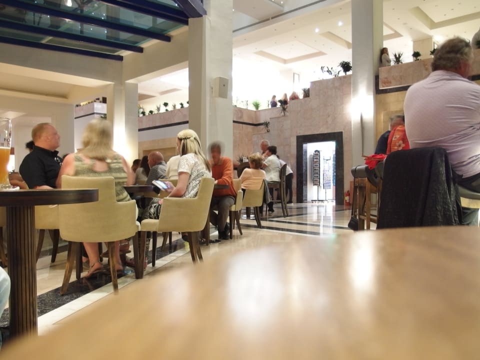 Mainbar Kresten Palace Hotel